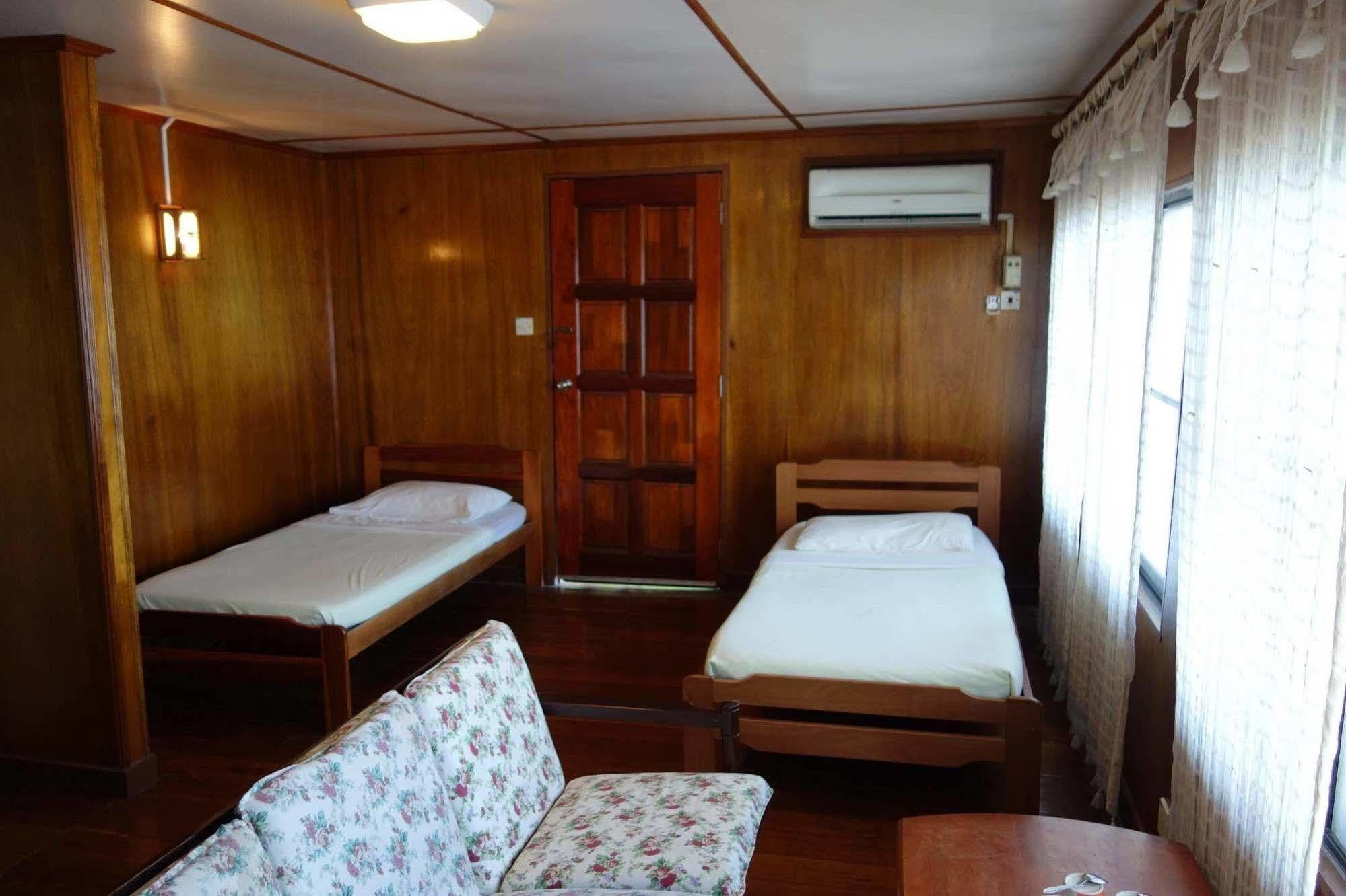 Seaside Travellers Inn Kinarut Luaran gambar